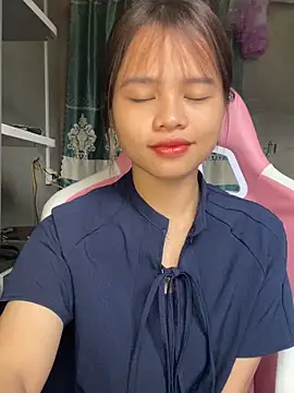 mayha11 online show from April 16, 2026, 1:28 am