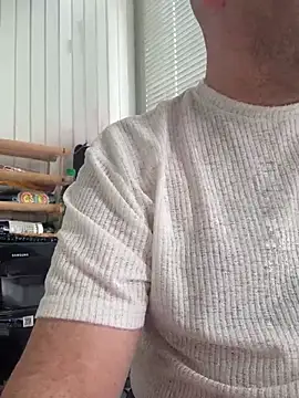 elysmay online show from April 14, 2026, 7:36 am