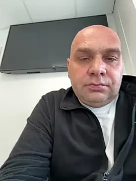 elysmay online show from June 15, 2026, 9:11 am