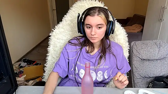 LueIvins online show from April 14, 2026, 8:20 am