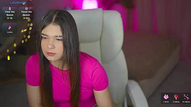 MeJessieDream online show from April 14, 2026, 5:57 am