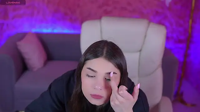 MeJessieDream online show from April 17, 2026, 5:32 am