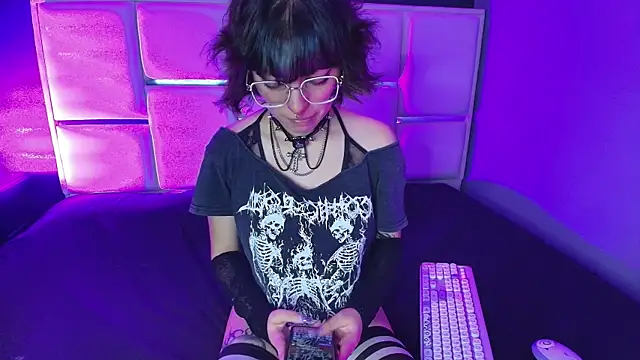 BadEmyXO online show from July 11, 2026, 4:15 am