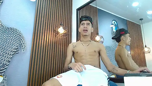 Skinny cute Alyer online show from April 28, 2026, 2:27 am