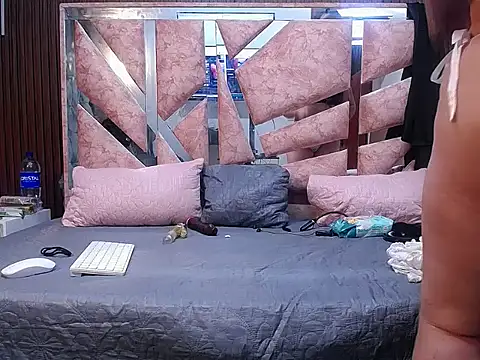 Snapshot of scarletjonescl202 chatting on April 15, 2026, 4:03 pm scarletjonescl202 online show from April 15, 2026, 4:03 pm