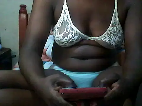 Snapshot of Tashabae chatting on June 26, 2026, 4:33 pm Tashabae online show from June 26, 2026, 4:33 pm