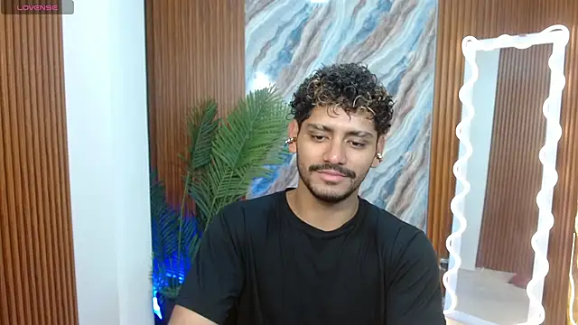 Snapshot of milo_tay chatting on April 11, 2026, 3:00 am milo tay online show from April 11, 2026, 3:00 am