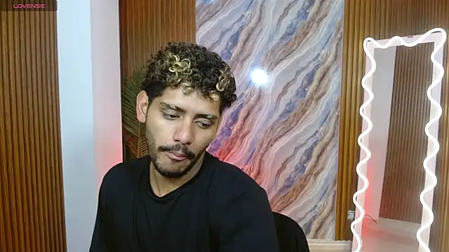 Snapshot of milo_tay chatting on April 12, 2026, 3:00 am milo tay online show from April 12, 2026, 3:00 am