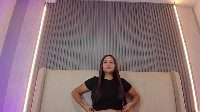 Snapshot of MilyClem chatting on April 15, 2026, 4:52 am MilyClem online show from April 15, 2026, 4:52 am