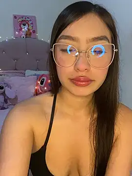 Snapshot of Miakittyyy chatting on April 14, 2026, 2:56 pm Miakittyyy online show from April 14, 2026, 2:56 pm