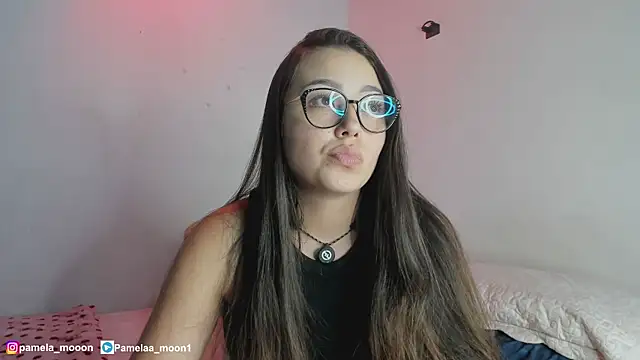 Snapshot of Pamelaa_moon1 chatting on May 29, 2026, 3:59 am Pamelaa moon1 online show from May 29, 2026, 3:59 am