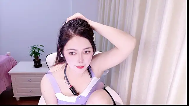 Sunny-cc online show from April 23, 2026, 1:57 pm