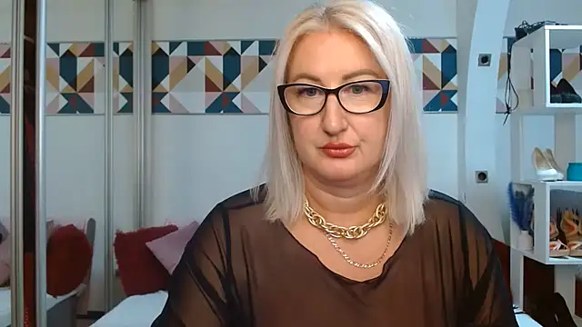 DianaFrances online show from July 17, 2026, 8:35 pm