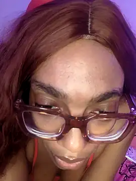 ChocolatCoveredStrawberry online show from April 19, 2026, 7:07 am