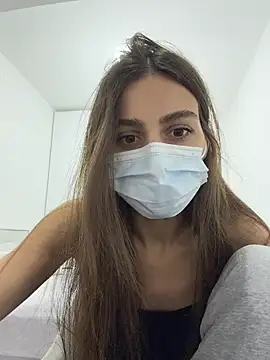  Mia L  online show from April 12, 2026, 9:20 pm