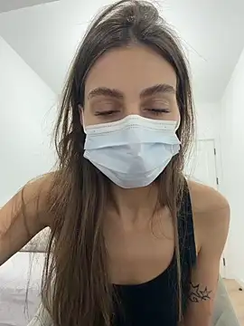  Mia L  online show from April 13, 2026, 8:14 pm