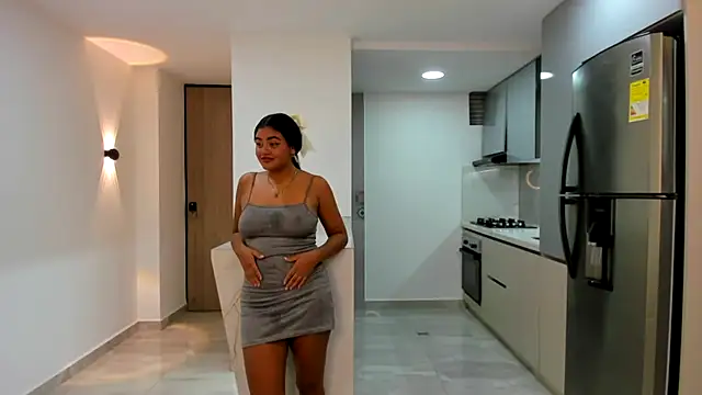 Snapshot of Luxury_pleasure_2 chatting on April 19, 2026, 12:54 am Luxury pleasure 2 online show from April 19, 2026, 12:54 am