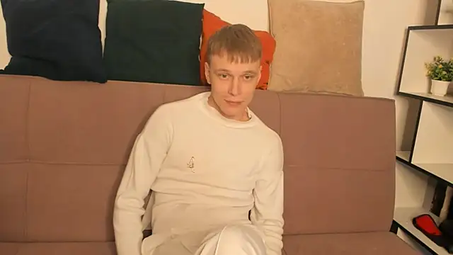 TwinkWhite online show from April 13, 2026, 9:09 pm