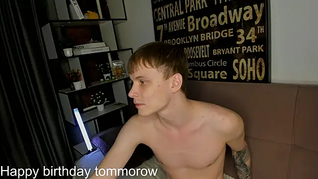 Snapshot of TwinkWhite chatting on May 14, 2026, 9:10 pm TwinkWhite online show from May 14, 2026, 9:10 pm