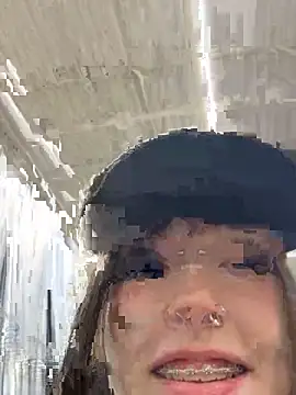 virusDoll online show from May 30, 2026, 1:19 pm