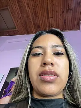 Kimmiebellarie online show from July 10, 2026, 1:14 pm