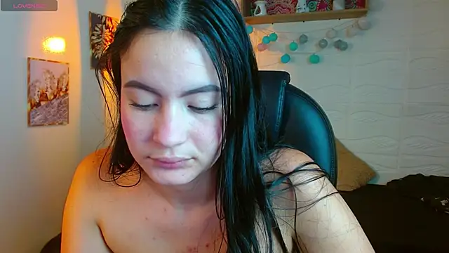 Snapshot of rosaleia_ chatting on June 11, 2026, 4:54 am rosaleia online show from June 11, 2026, 4:54 am