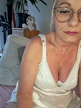 Blond lady czech online show from July 1, 2026, 5:45 pm