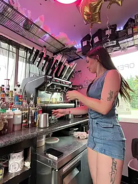 juicybootyquinn online show from May 7, 2026, 1:00 am