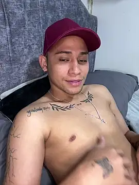 MrDark Fire online show from April 15, 2026, 1:01 am