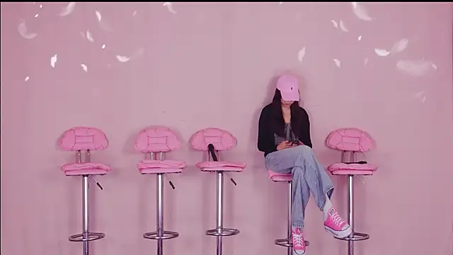 zhibo-05 online show from April 21, 2026, 1:17 pm