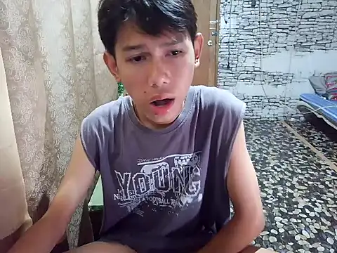 Snapshot of karsukcer chatting on April 14, 2026, 1:33 am karsukcer online show from April 14, 2026, 1:33 am