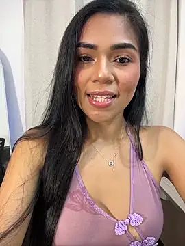 Snapshot of MauraGrayy chatting on May 21, 2026, 11:45 pm MauraGrayy online show from May 21, 2026, 11:45 pm