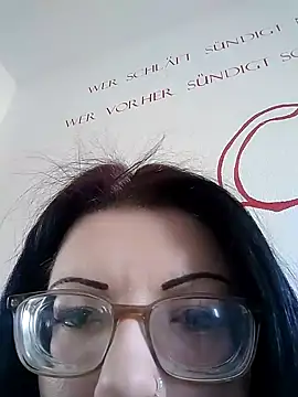 HotVWGirl online show from April 22, 2026, 3:24 pm