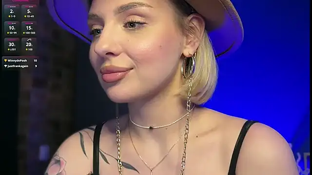 Snapshot of mari_grey chatting on May 3, 2026, 8:37 pm mari grey online show from May 3, 2026, 8:37 pm