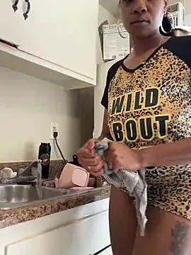 Snapshot of MsSexy2u chatting on April 16, 2026, 4:19 pm MsSexy2u online show from April 16, 2026, 4:19 pm