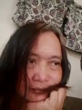 jeanyummytits online show from May 14, 2026, 2:40 am