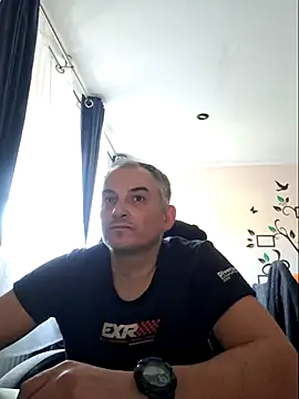 Snapshot of Piotr481 chatting on April 17, 2026, 4:32 pm Piotr481 online show from April 17, 2026, 4:32 pm