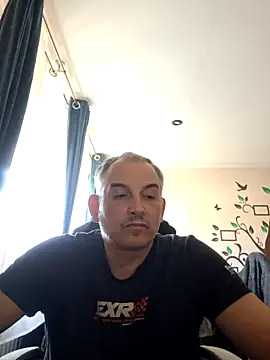 Snapshot of Piotr481 chatting on April 18, 2026, 2:43 pm Piotr481 online show from April 18, 2026, 2:43 pm