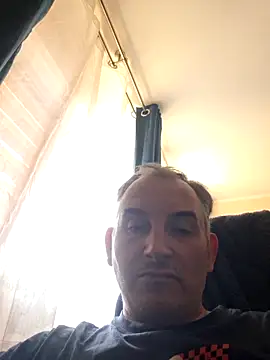 Snapshot of Piotr481 chatting on April 22, 2026, 2:51 pm Piotr481 online show from April 22, 2026, 2:51 pm