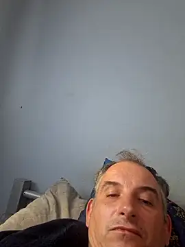 Snapshot of Piotr481 chatting on May 13, 2026, 5:21 pm Piotr481 online show from May 13, 2026, 5:21 pm