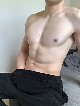 maxence 096 online show from April 15, 2026, 2:13 pm