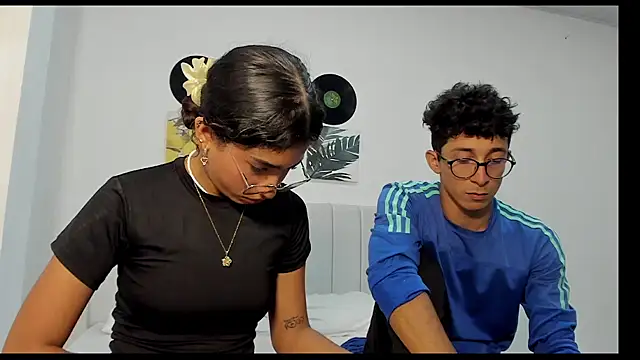 alanandtifany online show from May 27, 2026, 6:49 pm