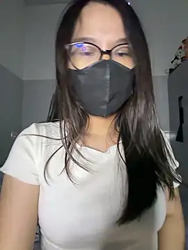 ZzyzyZ-009 online show from May 13, 2026, 5:16 am