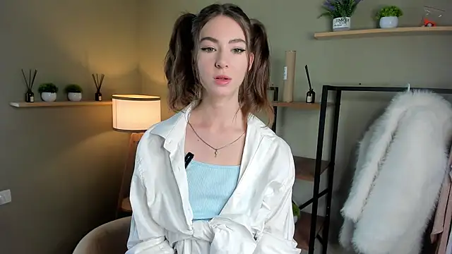 Peaches Peaches online show from May 3, 2026, 9:37 am