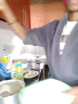 Sammmynoe online show from June 18, 2026, 8:47 am