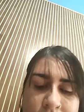 Luna-elle online show from April 15, 2026, 4:14 pm