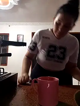 claabella online show from April 15, 2026, 3:41 pm