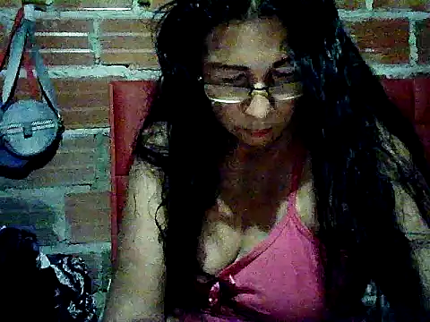 Snapshot of lola_teem chatting on April 14, 2026, 5:35 am lola teem online show from April 14, 2026, 5:35 am