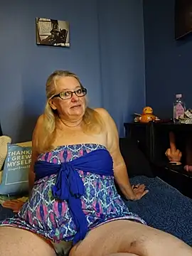 Snapshot of RavensLove chatting on June 12, 2026, 3:11 pm RavensLove online show from June 12, 2026, 3:11 pm