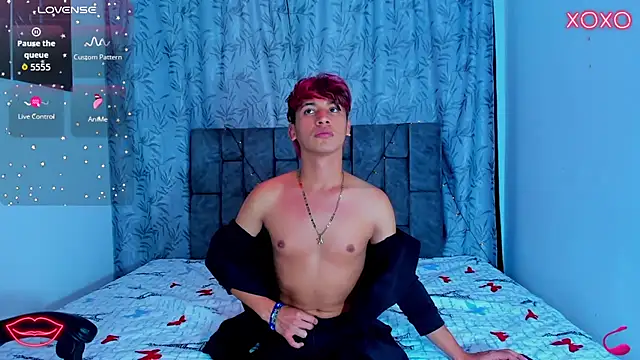 IhanKing online show from July 12, 2026, 7:38 pm